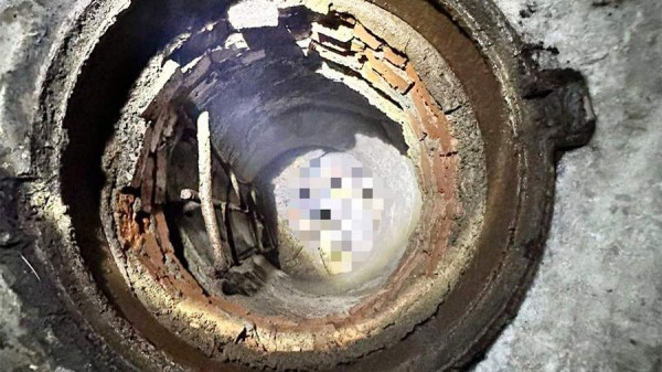 Скелетированные останки нашли в канализационном люке в Москве
Скелетированные останки нашли в канализационном люке в Москве