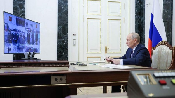 Путин по ВКС открыл терминалы в аэропортах Магадана, Чебоксар и Ставрополя
Путин по ВКС открыл терминалы в аэропортах Магадана, Чебоксар и Ставрополя