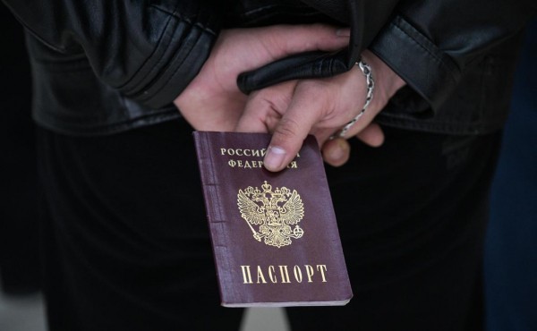 
                    Жителя Донецка лишили гражданства за контакты с украинскими спецслужбами

                