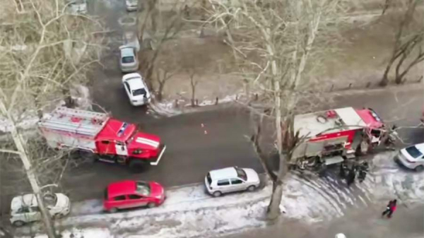 В Ярославле пожарные спасли двух детей из горящей квартиры
В Ярославле пожарные спасли двух детей из горящей квартиры