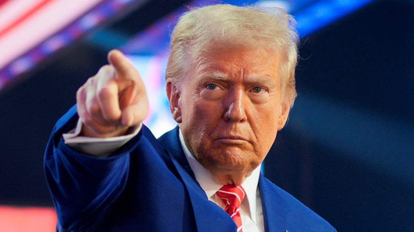 Трамп обвинил Байдена в нанесении ущерба США
Трамп обвинил Байдена в нанесении ущерба США