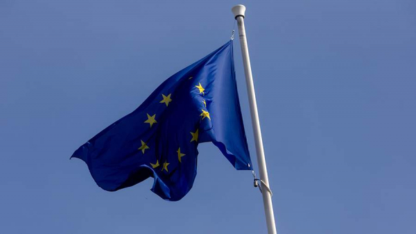 
                    СМИ сообщили о страхе ЕС быть отстраненным Трампом от переговоров по Украине

        