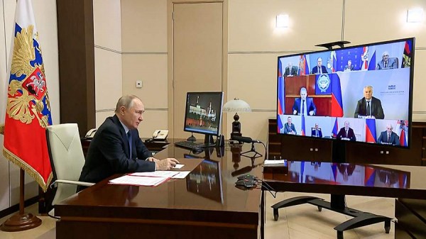
                    Путин обсудил с Совбезом аспекты работы по борьбе с терроризмом

        