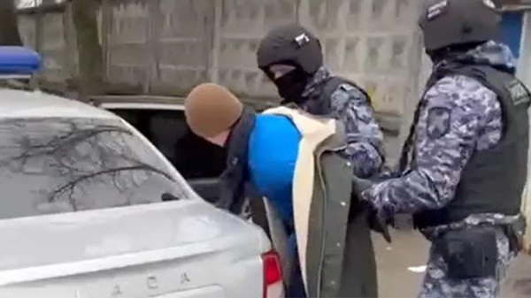 
                    В Подмосковье мужчину задержали за угрозы устроить поджог в банке

        