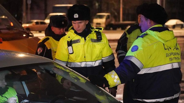 
                    ДТП с участием трех автомобилей произошло на юго-западе Москвы

        