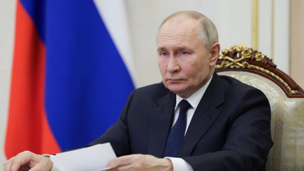 
                    Путин заявил об опережении РФ темпов экономического роста других стран

        