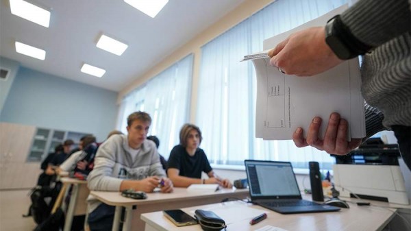 В правительстве задумались о выплатах учителям за успехи учеников
В правительстве задумались о выплатах учителям за успехи учеников