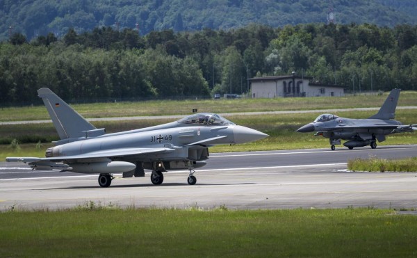 
                    Лондон задумался о привлечении Typhoon к миротворческой миссии на Украине

                