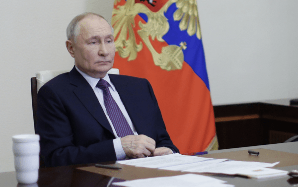 
                    Уиткофф объявил о визите в Саудовскую Аравию для переговоров с Россией

                