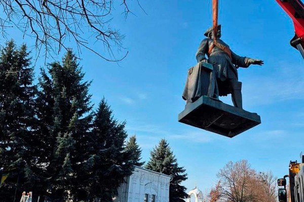 
                    Politico узнала о планах Госдепа по снятию ограничений на помощь Украине

                