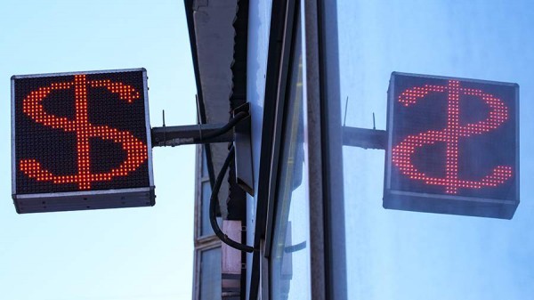 Эксперт посоветовала не менять старые доллары без особой необходимости
Эксперт посоветовала не менять старые доллары без особой необходимости
