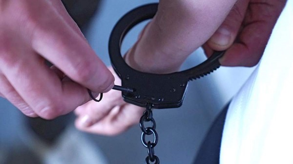 
                    Суд арестовал троих обвиняемых в истязании девушек на автомойке

        