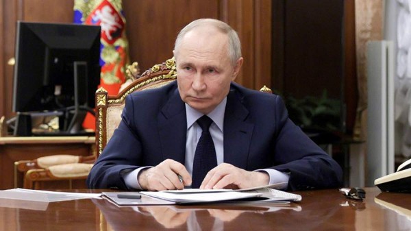 Путин назвал недостаточной выплату в 150 тыс. рублей для жителей приграничья
Путин назвал недостаточной выплату в 150 тыс. рублей для жителей приграничья