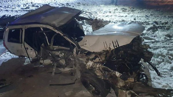 
                    В Забайкалье водитель без прав и три человека погибли в ДТП

        