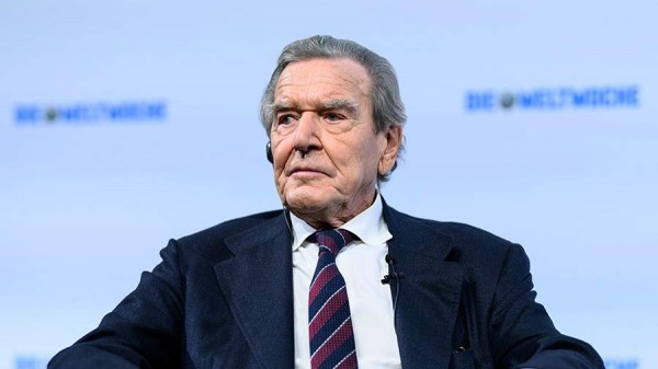 
                    Экс-главред Bild извинился перед бывшим канцлером ФРГ Шредером за критику в газете

        