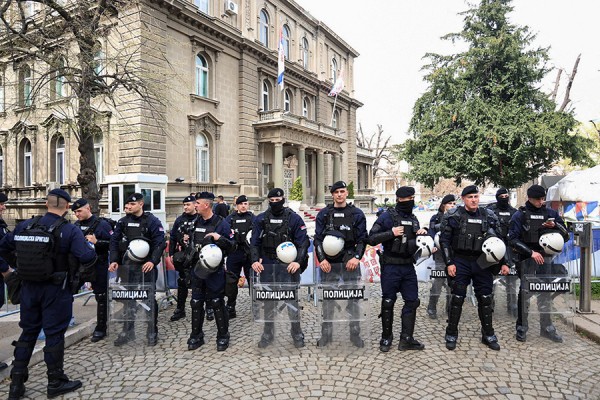 
                    Больше 100 тыс. человек вышли на антиправительственный протест в Белграде

                