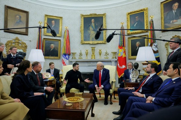 
                    WSJ узнала о гордости Трампа Вэнсом за перепалку с Зеленским

                