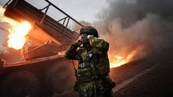 ВС РФ поразили инфраструктуру военных аэродромов и объект энергетики Украины
ВС РФ поразили инфраструктуру военных аэродромов и объект энергетики Украины