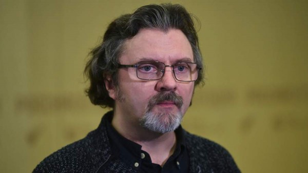 
                    Народный артист РФ Лазарев назвал Голубкину человеком театра

        