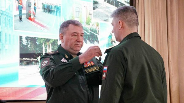 
                    Замминистра обороны РФ Булыга поздравил Военную академию МТО со 125-летием

        