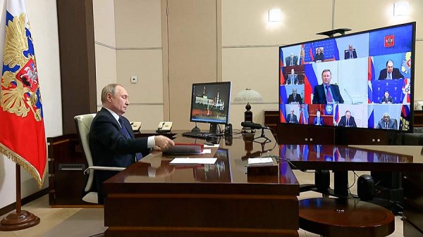 
                    Путин назвал сложным процесс восстановления отношений России и США

        