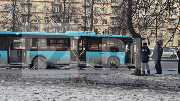 Протаранившего остановку в Петербурге водителя автобуса заключили под стражу
Протаранившего остановку в Петербурге водителя автобуса заключили под стражу