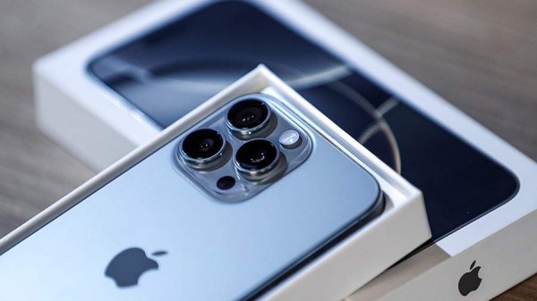 Продажи iPhone в России упали в 1,5 раза
Продажи iPhone в России упали в 1,5 раза