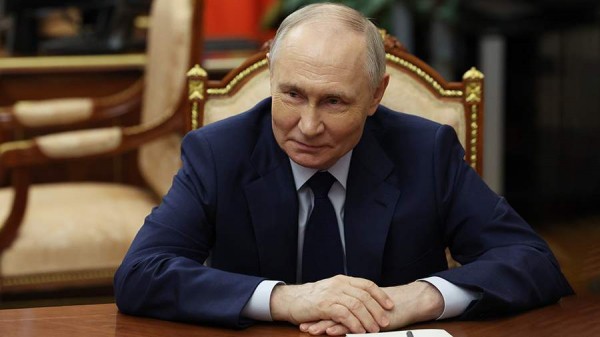 Путин поздравил мусульман России с праздником Ураза-байрам
Путин поздравил мусульман России с праздником Ураза-байрам