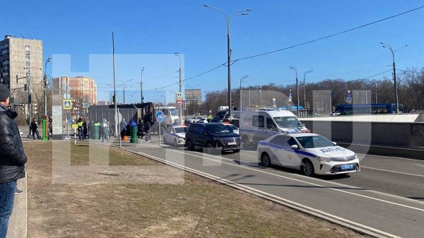В Москве водитель грузовика насмерть сбил ребенка
В Москве водитель грузовика насмерть сбил ребенка