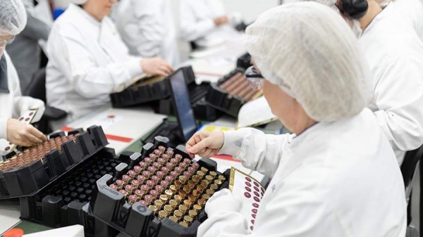 Косметические фирмы во главе с L'Oreal призвали ЕС не втягивать их в торговую войну
Косметические фирмы во главе с L'Oreal призвали ЕС не втягивать их в торговую войну