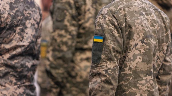 
                    На Украине насильно мобилизовали мужчину на глазах у семьи

        