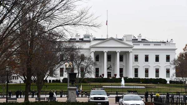 NYT узнала о плане администрации Трампа запретить въезд в США гражданам ряда стран
NYT узнала о плане администрации Трампа запретить въезд в США гражданам ряда стран