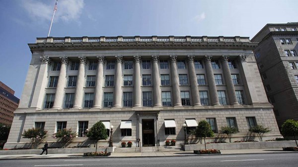 СМИ сообщили о предложении торговой палаты США снять часть санкций с РФ
СМИ сообщили о предложении торговой палаты США снять часть санкций с РФ