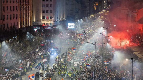 В Белграде на акцию протеста вышли более 30 тыс. студентов
В Белграде на акцию протеста вышли более 30 тыс. студентов