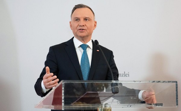 
                    Дуда призвал Москву и Киев к компромиссу и уступкам в урегулировании

                