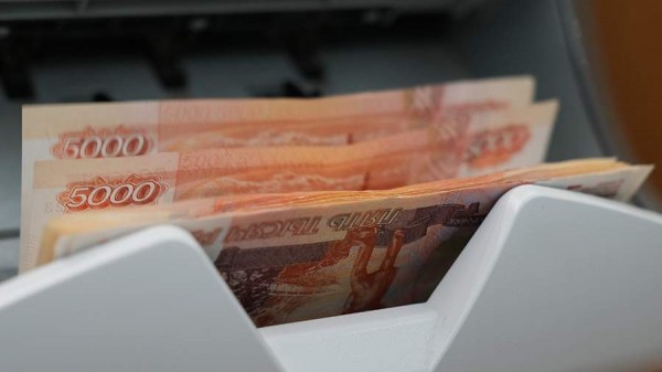 
                    Правительство направит еще более 1,3 млрд рублей на поддержку жителей Курской области

        
