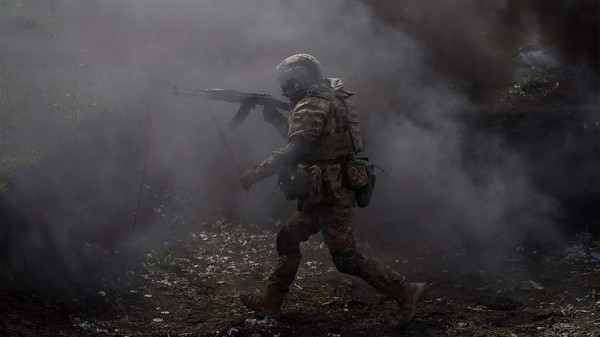 
                    Житель Угледара рассказал о бегстве боевиков ВСУ накануне штурма города

        