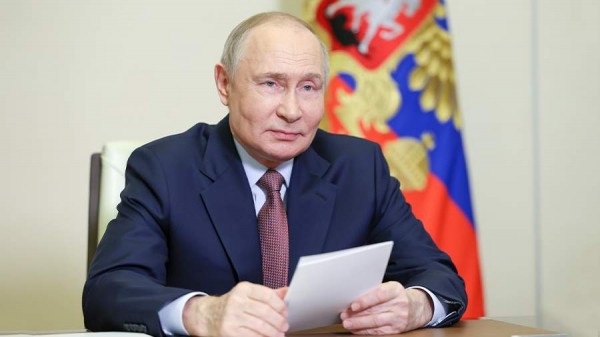 
                    Уровень доверия россиян Путину превысил 80%

        