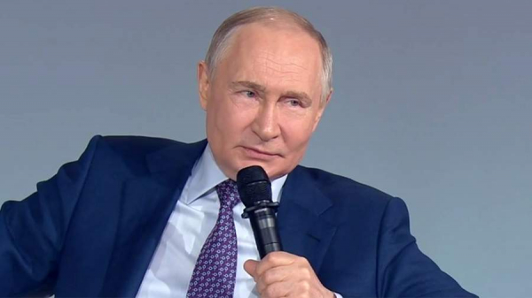 Путин заявил о разделении людьми на Западе интересов России
Путин заявил о разделении людьми на Западе интересов России