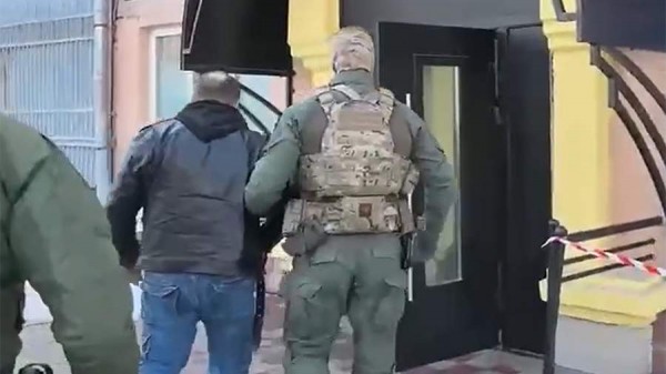 Жителя Томска задержали за призывы к осуществлению террористической деятельности
Жителя Томска задержали за призывы к осуществлению террористической деятельности