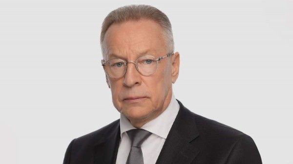 
                    На должность ректора РГГУ назначен Андрей Логинов

        