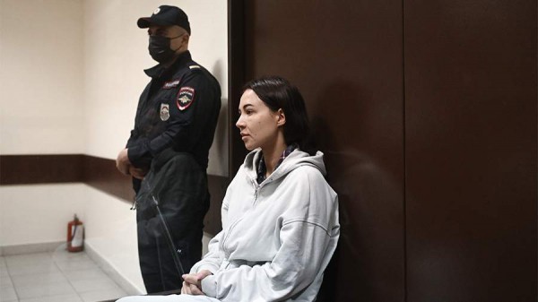 
                    Суд Москвы оставил блогера Лерчек и ее экс-супруга под домашним арестом

        