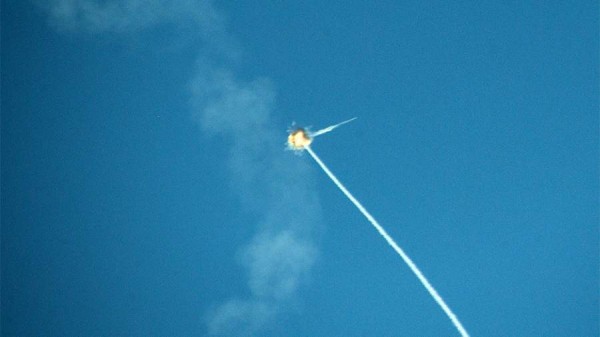 
                    Хлопки в Омской области объяснили артиллерийскими испытаниями

        