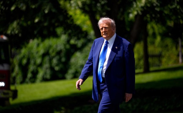 NYT узнала, что Трамп сказал Зеленскому после звонка Путину
NYT узнала, что Трамп сказал Зеленскому после звонка Путину