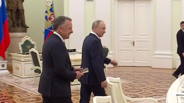 NBC рассказал о нарушении Уиткоффом протокола на встречах с Путиным
NBC рассказал о нарушении Уиткоффом протокола на встречах с Путиным