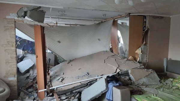 
                    Человек пострадал в результате хлопка в многоэтажном доме в Свердловской области

        