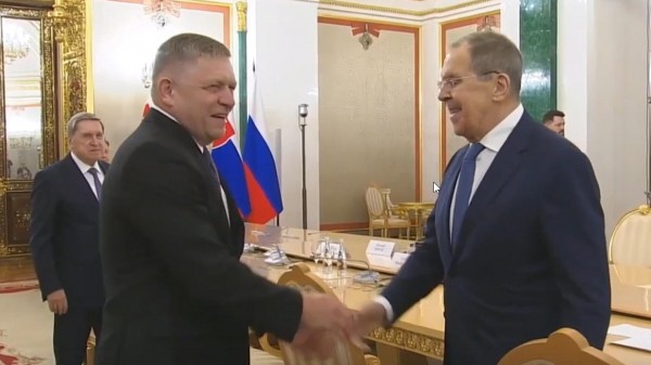 Фицо пообещал не допустить запрета ЕС импорта энергоресурсов из России
Фицо пообещал не допустить запрета ЕС импорта энергоресурсов из России