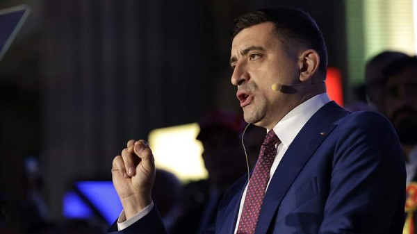 Лидер румынской оппозиции Симион призвал к мирным протестам
Лидер румынской оппозиции Симион призвал к мирным протестам