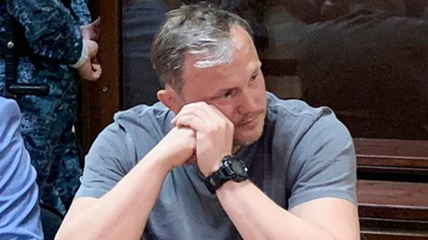 
                    Суд признал незаконным перевод мужем Блиновской 9 млн своему отцу

        