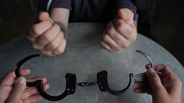
                    В Махачкале двух участников массовой драки отправили под домашний арест

        